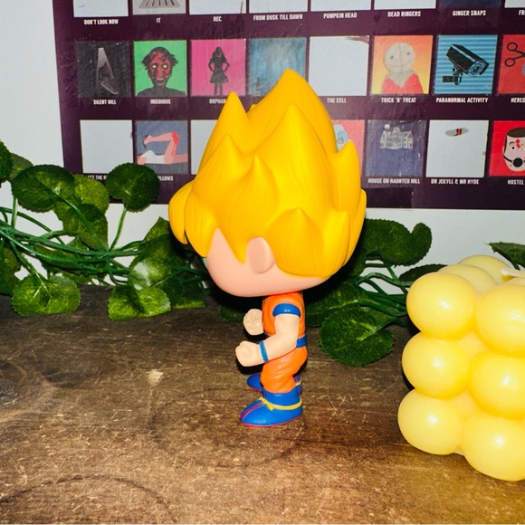 Funko Dragon Ball Z DBZ Super Saiyan Goku Collectible Anime Pop Figure - Picture 2 of 6